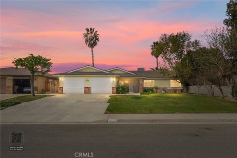 Photo of 1807 Manning St, Bakersfield, CA 93309 (MLS # PI26049196)
