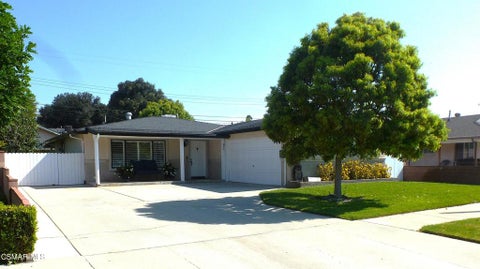Photo of 641 W Grondahl Street, Covina, CA 91722 (MLS # 226003839)