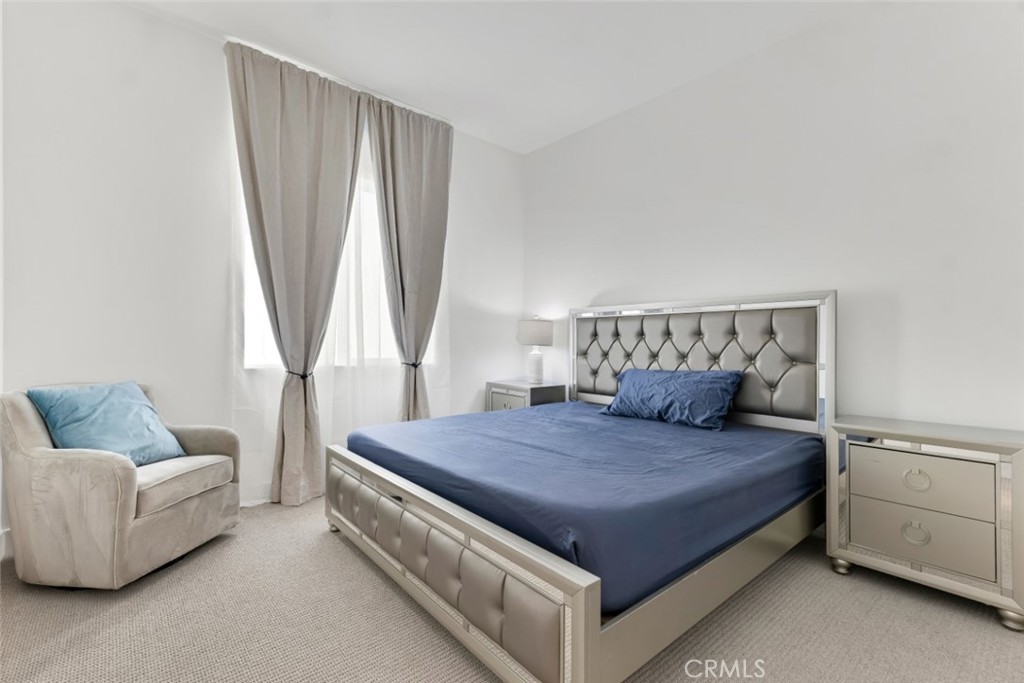 Peak (PEAK5P) - Residential Lease