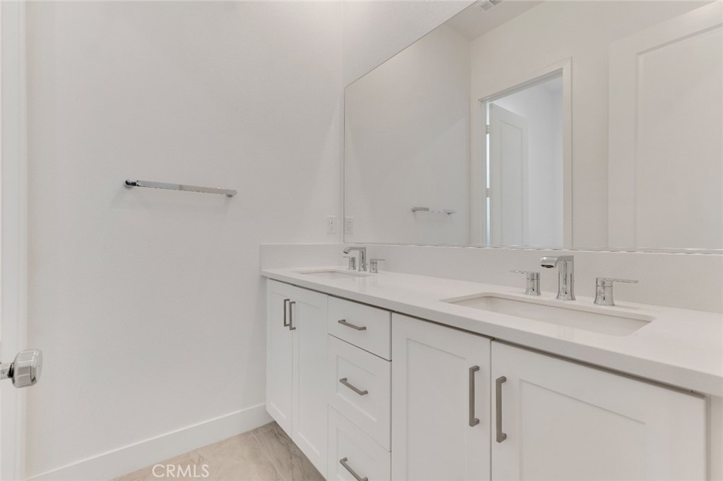 Peak (PEAK5P) - Residential Lease