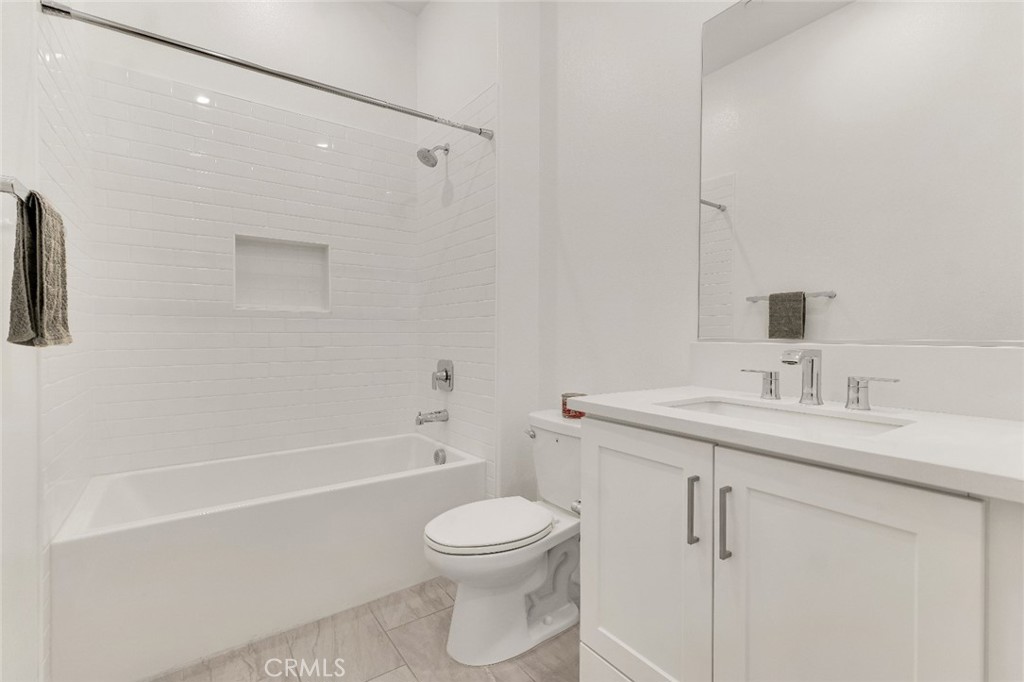 Peak (PEAK5P) - Residential Lease