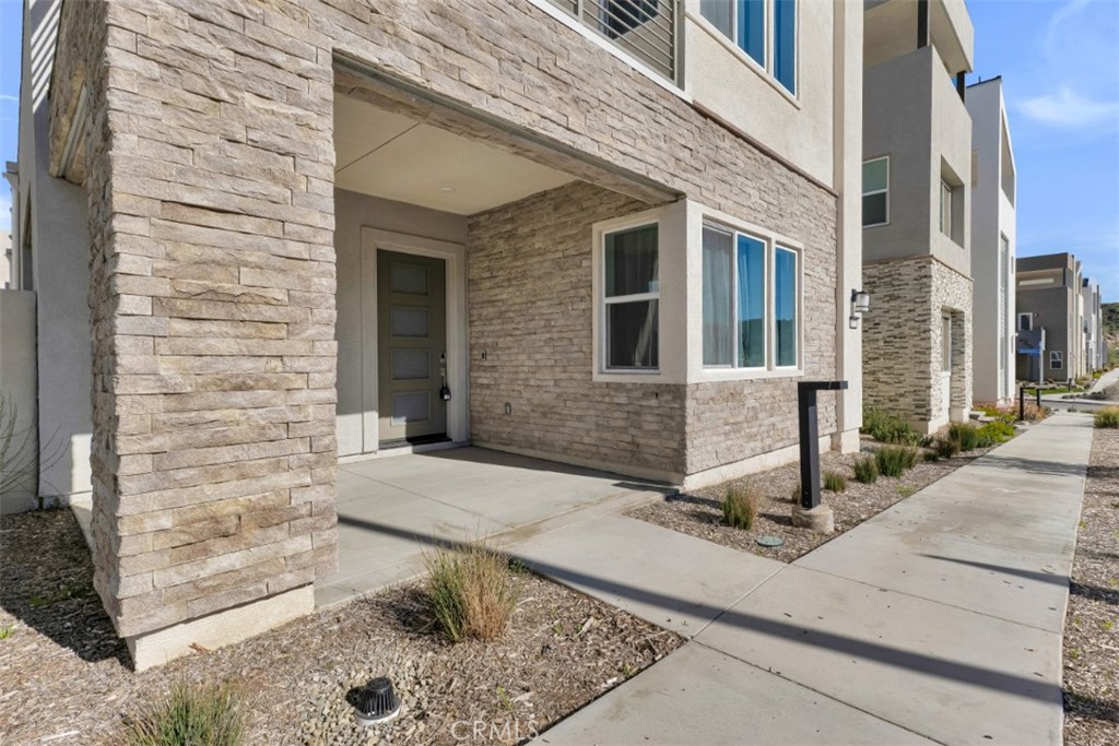 Peak (PEAK5P) - Residential Lease