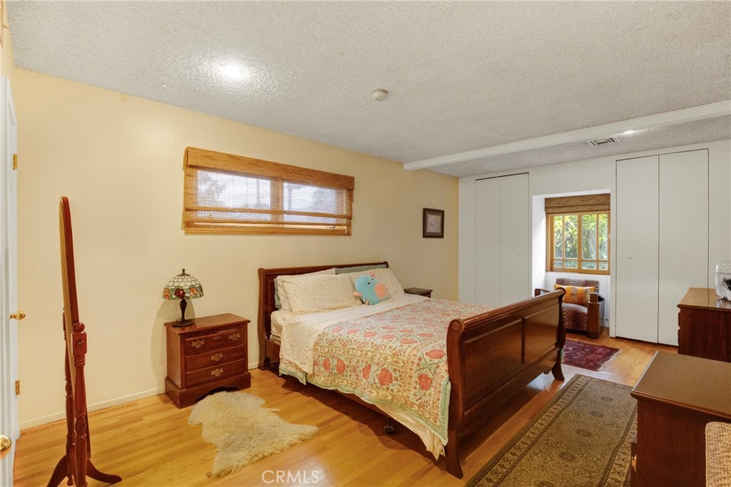 12445 Killion Street