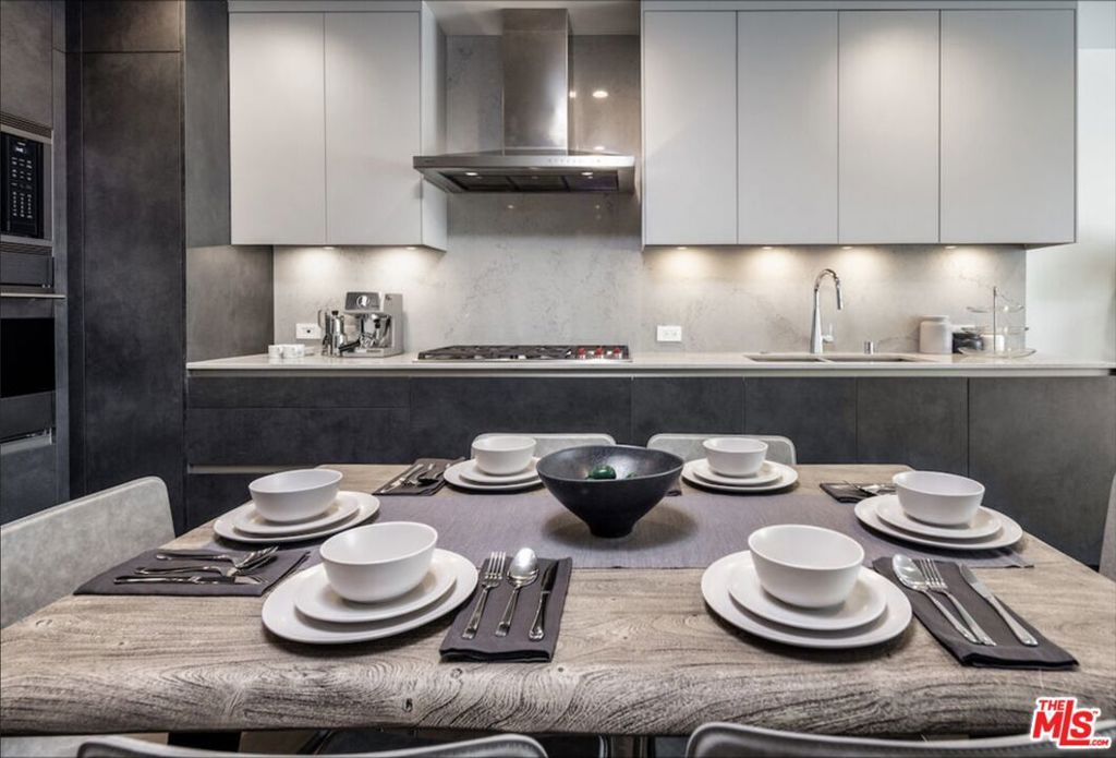 Photo of 724 N Croft Avenue #307, Los Angeles, CA 90069 (MLS # 26665865)