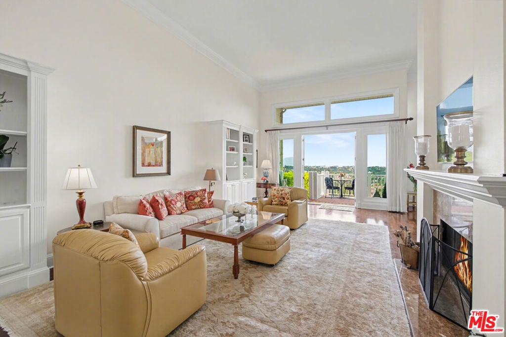 12544 The Vista