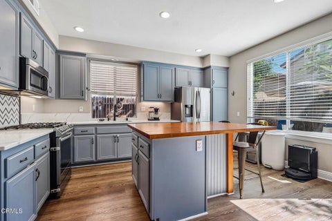Tiny photo for 4520 Los Damascos Place, Camarillo, CA 93012 (MLS # V1-38609)