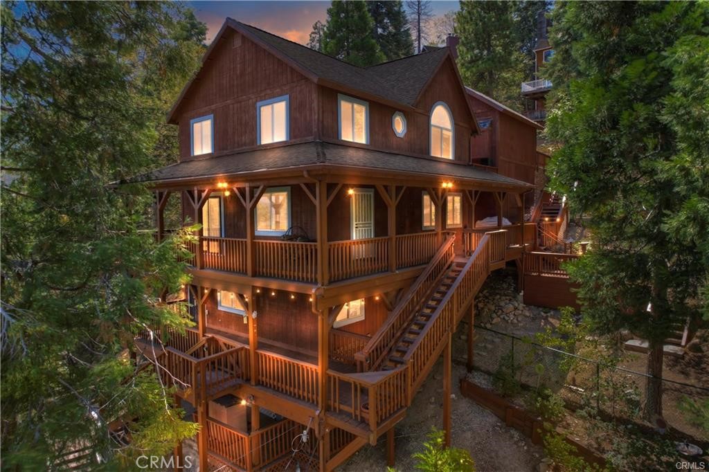 For Rent. Lake Arrowhead Living at a Great Price!
Enjoy the mountain lifestyle in this spacious 3-bedroom, 4-bath home with a versatile den or 4th bedroom. Convenient dual access from Old Toll and Pioneer Access Road offers easy entry. The fenced yard is perfect for kids or pets. The main floor features a welcoming living, dining, and kitchen area plus a bath. Upstairs, you’ll find a master suite, two additional bedrooms, and another bath. The lower level includes a den or second master with its own bath and laundry. Located just minutes from Lake Arrowhead and shopping—this is mountain living at its best!