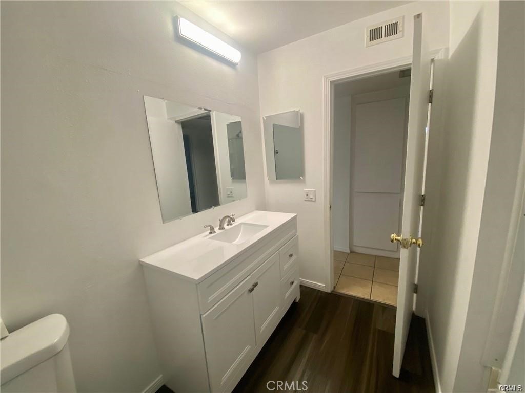 1101 W Macarthur 296