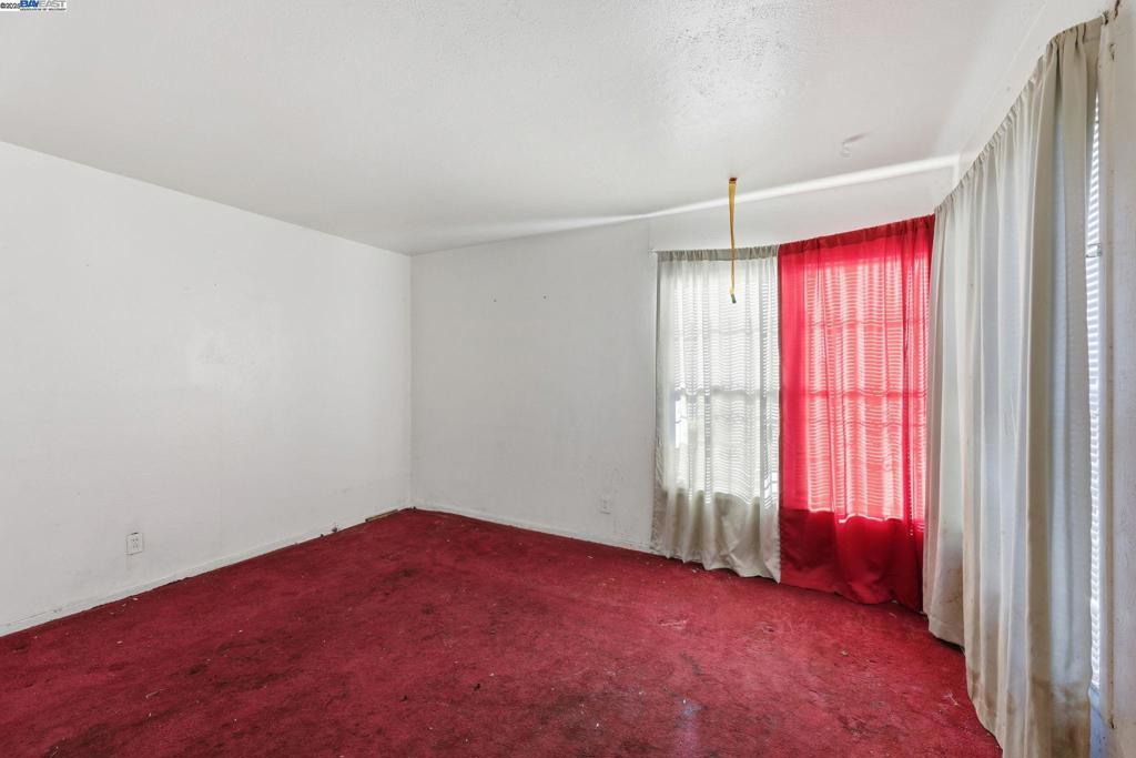 ELMHURST - Residential