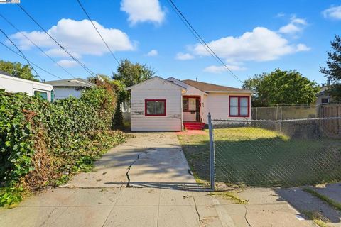Photo of 9308 F St St, Oakland, CA 94603 (MLS # 41116348) Photo of 9308 F St St, Oakland, CA 94603 (MLS # 41116348)