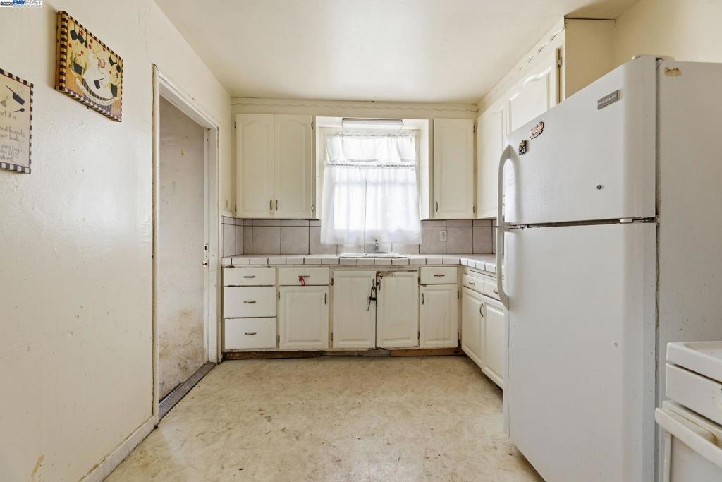 ELMHURST - Residential