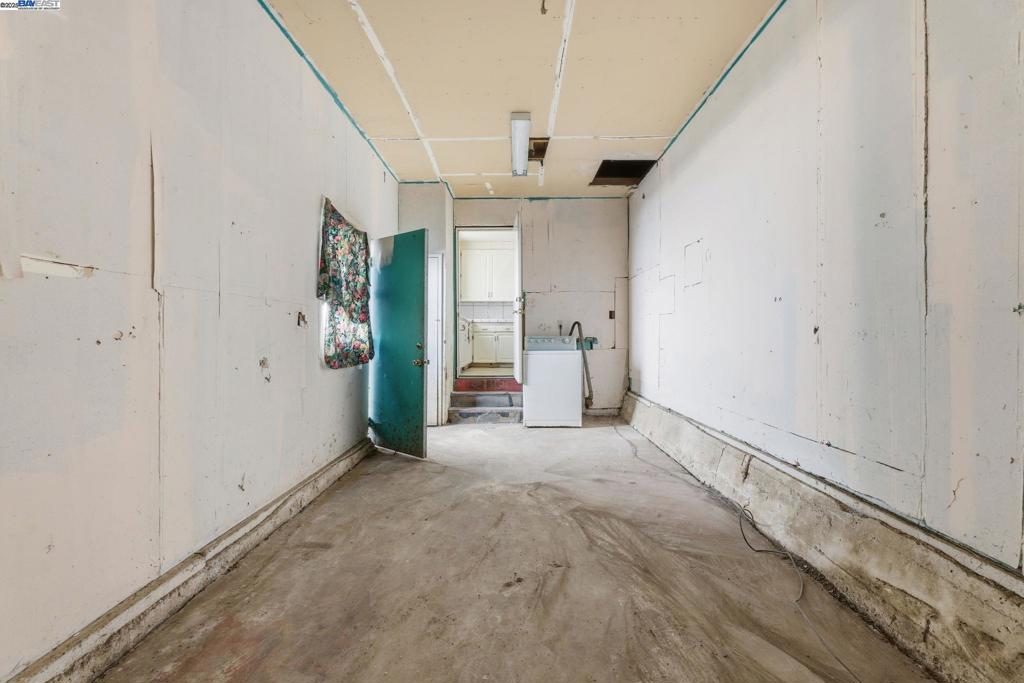 ELMHURST - Residential