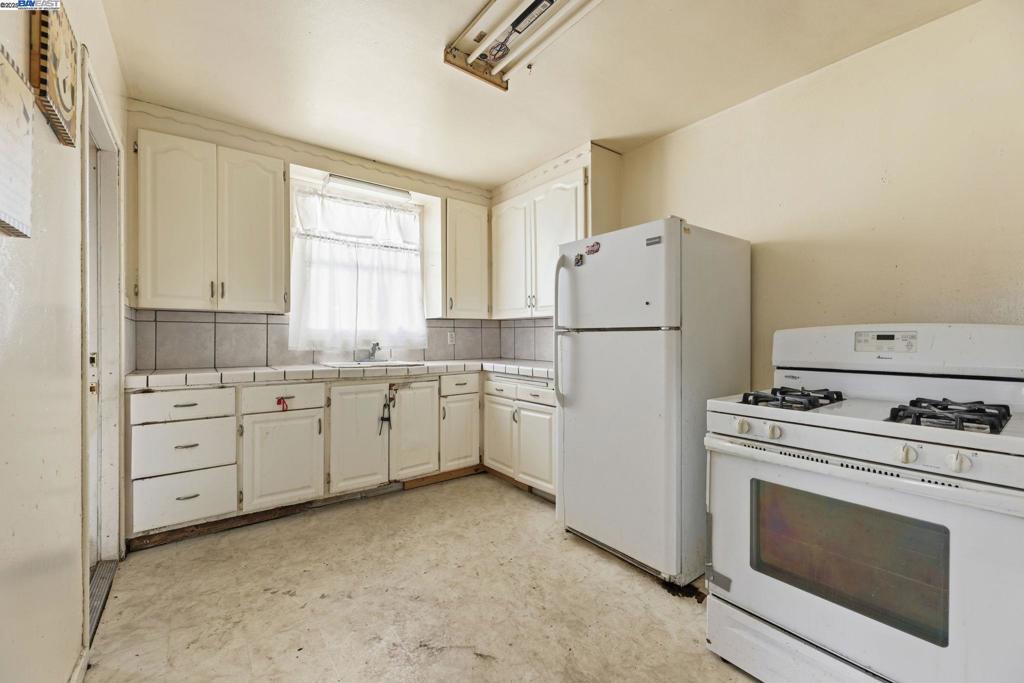 ELMHURST - Residential