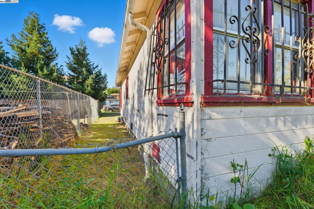 ELMHURST - Residential