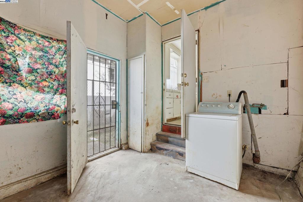 ELMHURST - Residential