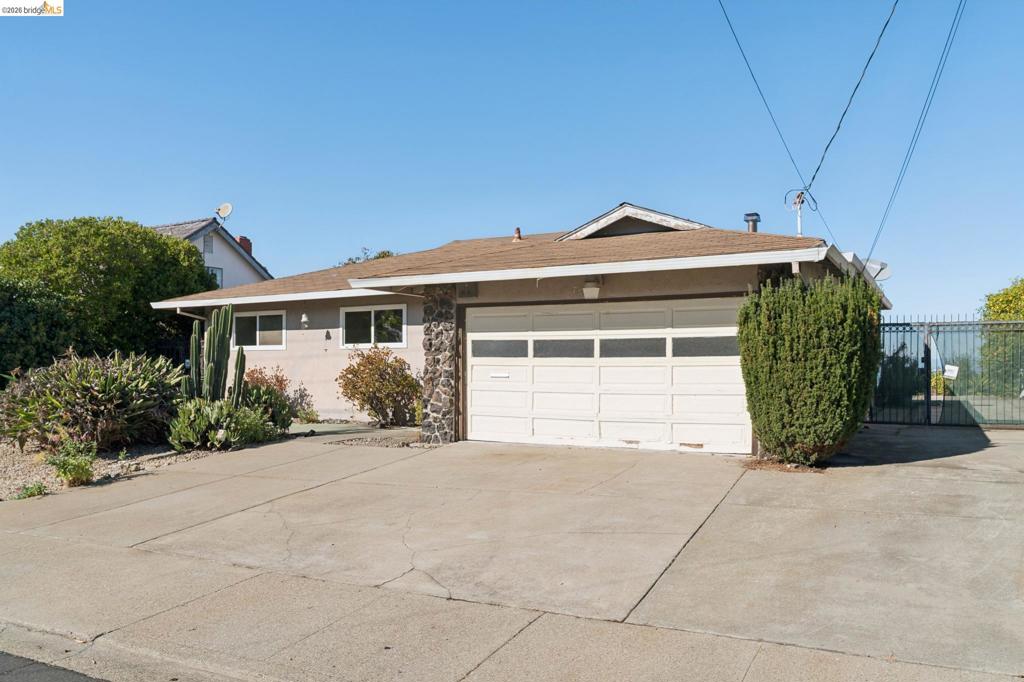 754 Crestview Dr