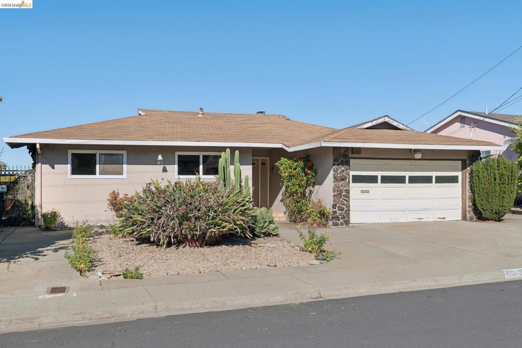 754 Crestview Dr