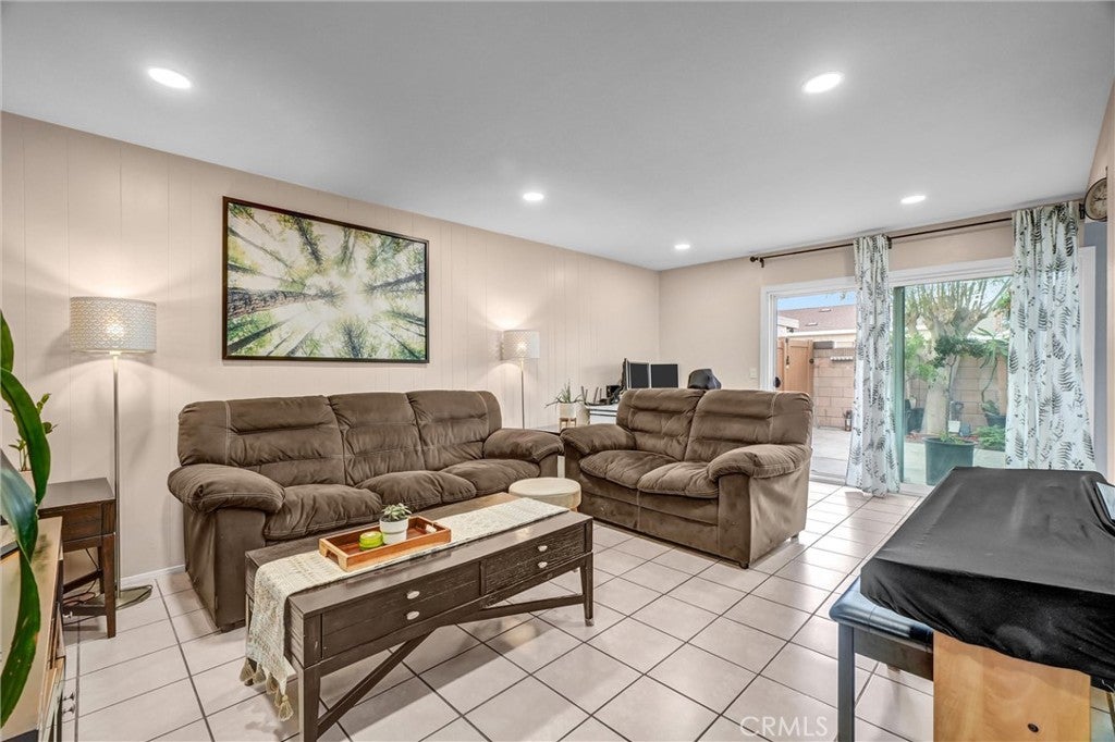 10761 Magnolia Avenue 101
