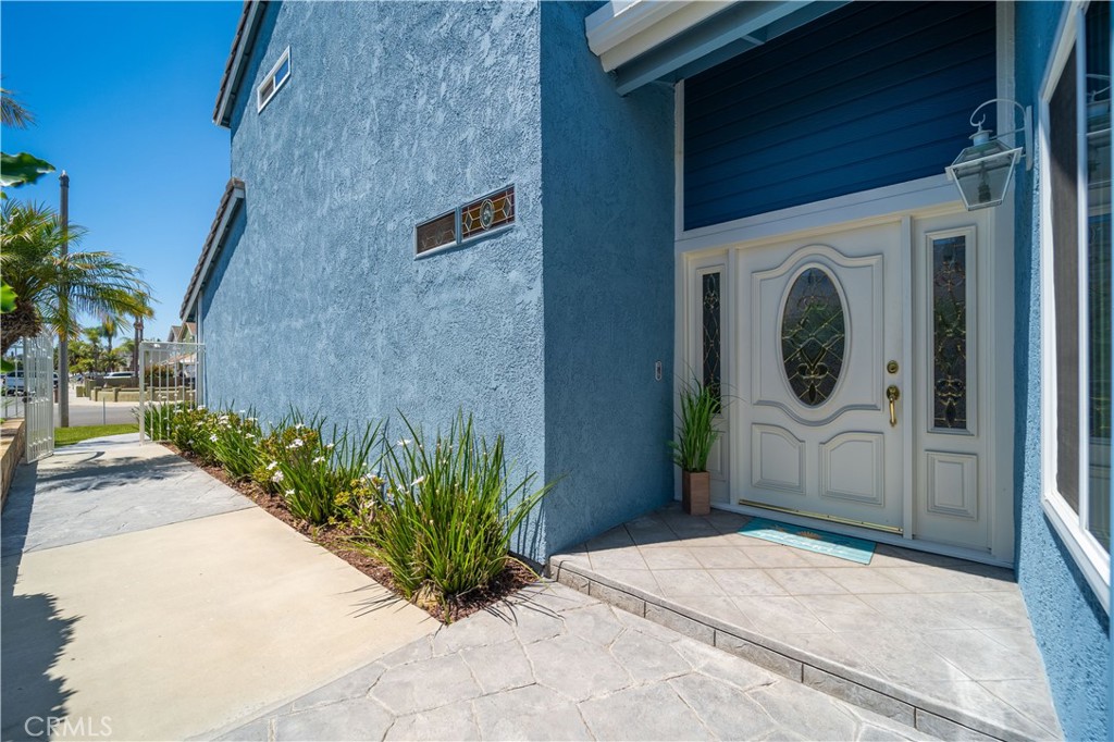 811 Oceanhill Drive