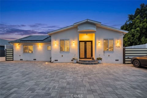 Photo of 7108 Colbath AVE, Van Nuys, CA 91405 (MLS # SR26099152)