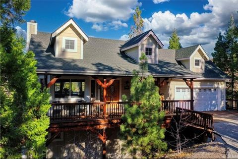 Photo of 863 Grass Valley Rd, Lake Arrowhead, CA 92352 (MLS # IG26056320)