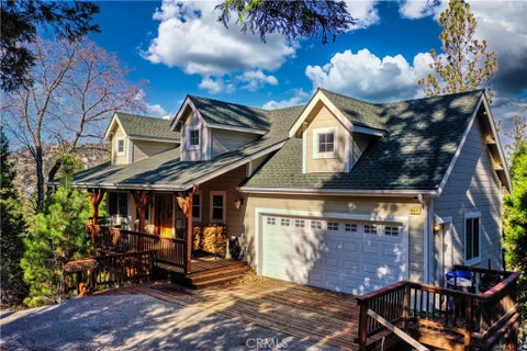 Photo of 863 Grass Valley Rd, Lake Arrowhead, CA 92352 (MLS # IG26056320)