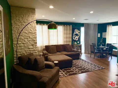 MLS: 26868071