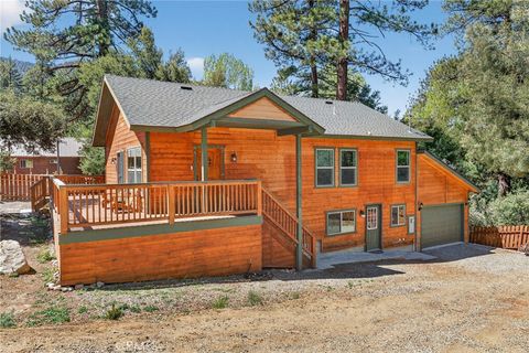 Photo of 2220 Saint Anton Dr, Pine Mountain Club, CA 93222 (MLS # SR26077239)
