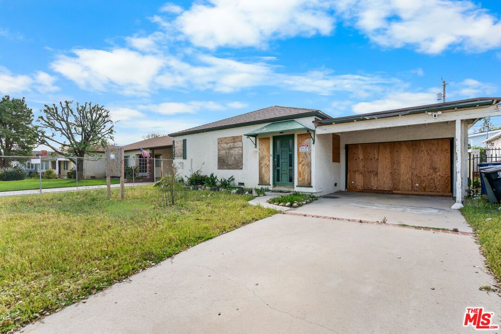 Photo of 1505 N Naomi Street, Burbank, CA 91505 (MLS # 26664851)