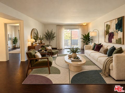 Photo of 1541 N Laurel Avenue #207, Los Angeles, CA 90046 (MLS # 26997913)