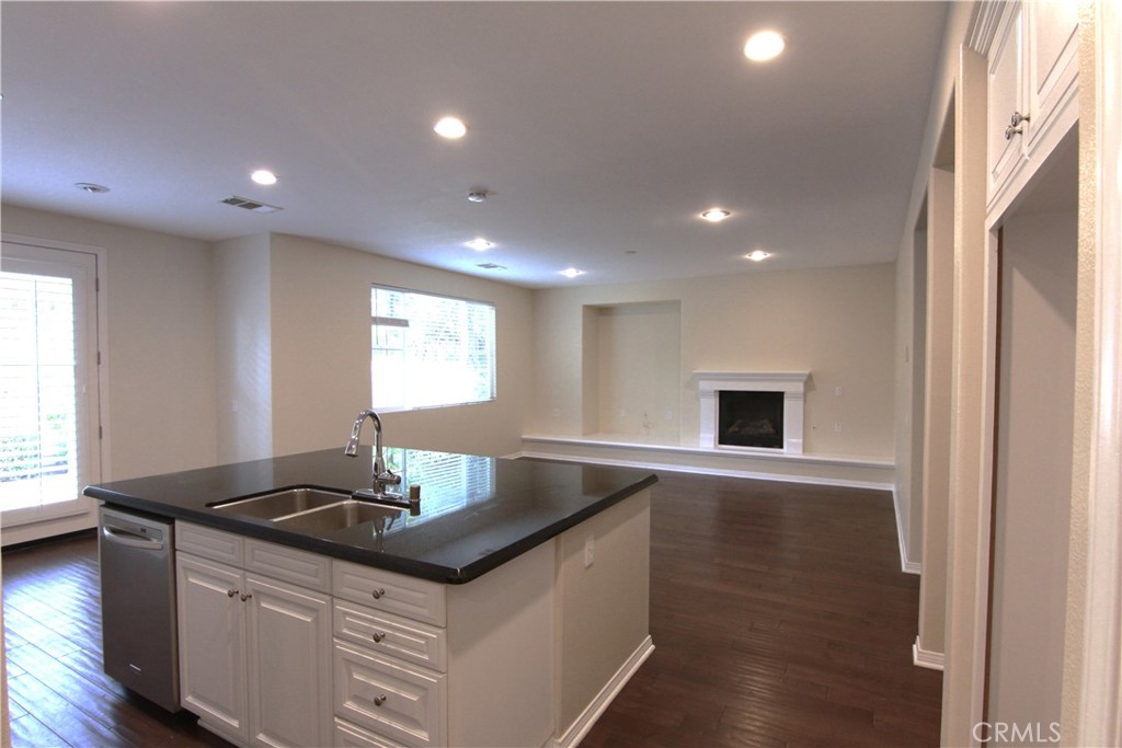 629 E Gardenia Drive