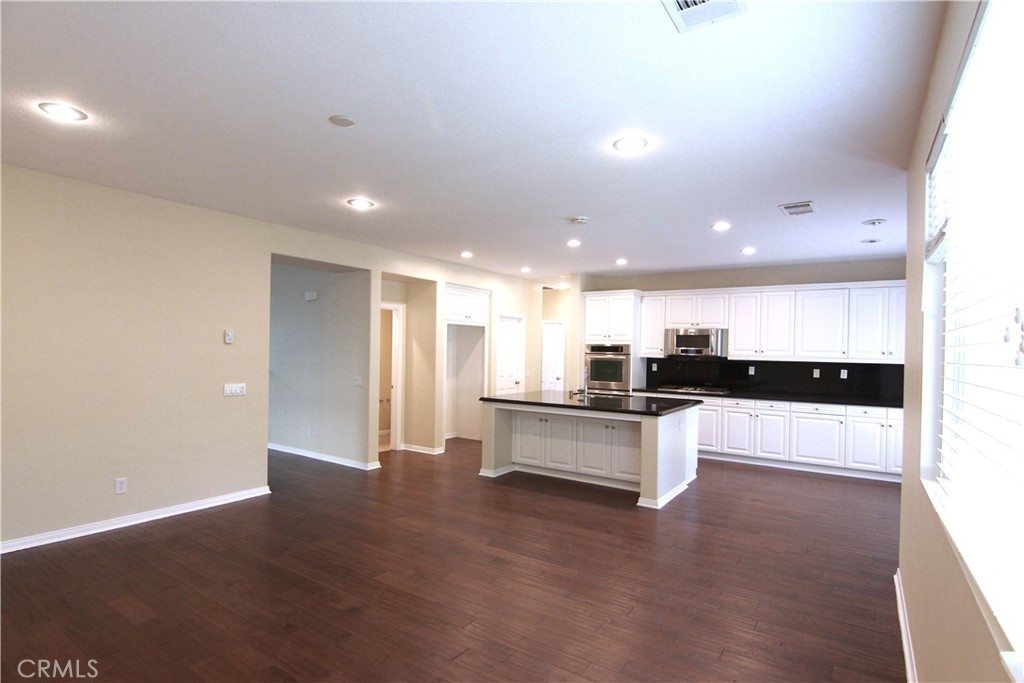 629 E Gardenia Drive