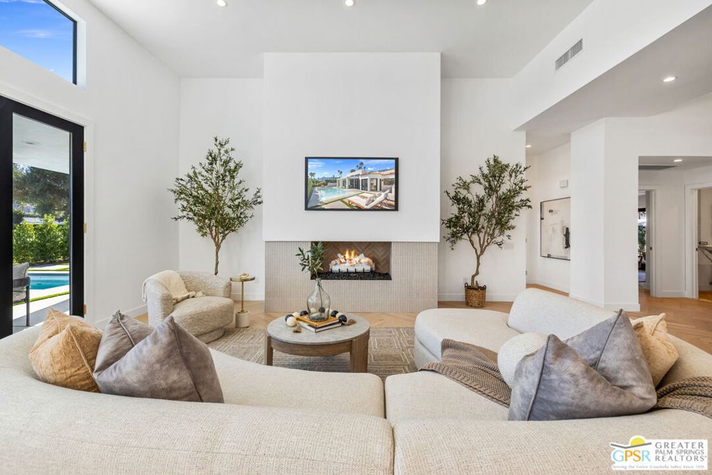 Indian Canyons - Residential