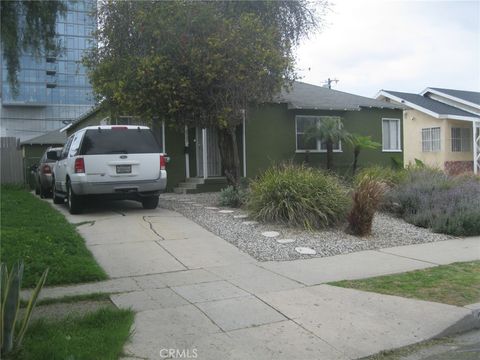 Photo of 2927 S Genesee Avenue, Los Angeles, CA 90016 (MLS # SR25091268)