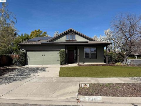 Photo of 6492 Altamar Circle, Livermore, CA 94551 (MLS # 41127414)