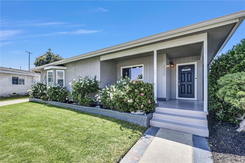 2239 Conquista Avenue