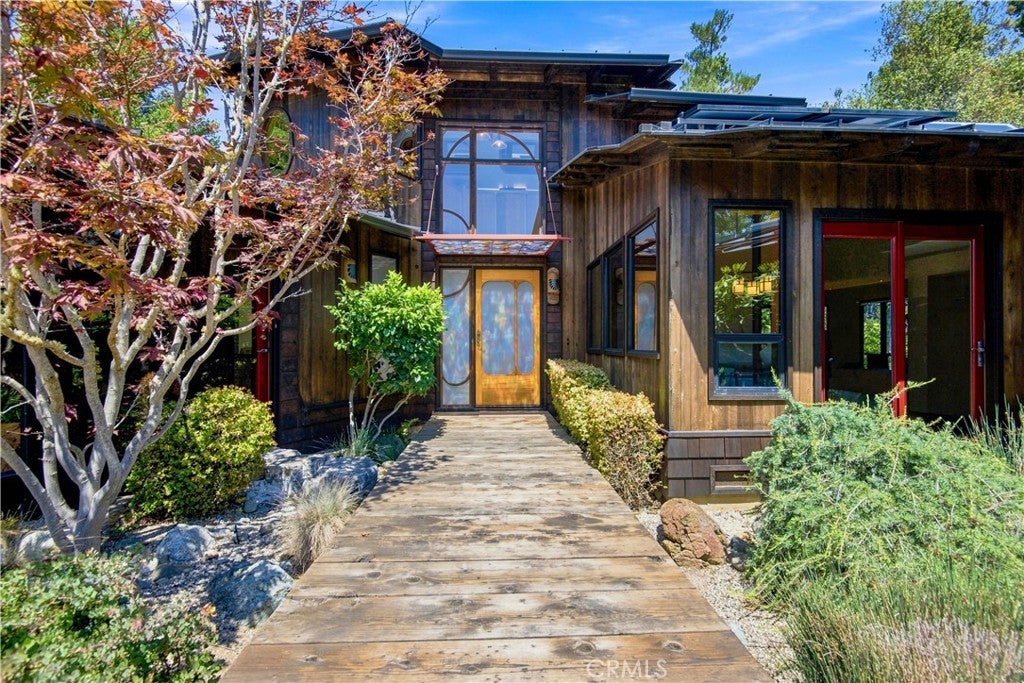 565 Chiswick Way