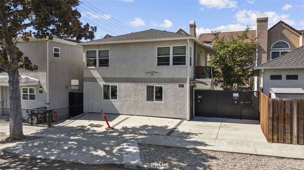 This amazing 1-bedroom ADU offers modern living in one of Burbank's most desirable neighborhoods. With approximately 575 sq ft of well-designed space, this unit features a bright and open layout that feels spacious and welcoming. The interior has been thoughtfully updated with recessed lighting, gorgeous laminate flooring, and stylish finishes throughout.
The kitchen comes equipped with all essential appliances, perfect for everyday convenience. Enjoy the added bonus of an in-unit washer and dryer, making laundry simple and stress-free. The open floor plan provides flexibility for both relaxing and entertaining, while large windows bring in plenty of natural light.
Located in a quiet, well-connected area of Burbank, you're just minutes from shopping, dining, parks, and major freeways. This ADU combines comfort, style, and a prime location — ideal for anyone looking to enjoy the best of Burbank living.