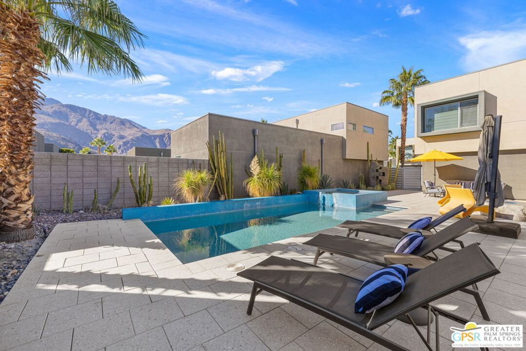 Photo of 1065 Dane Drive, Palm Springs, CA 92262 (MLS # 25618243PS)