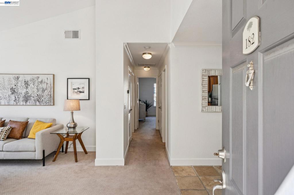 182 182 Eastridge Dr