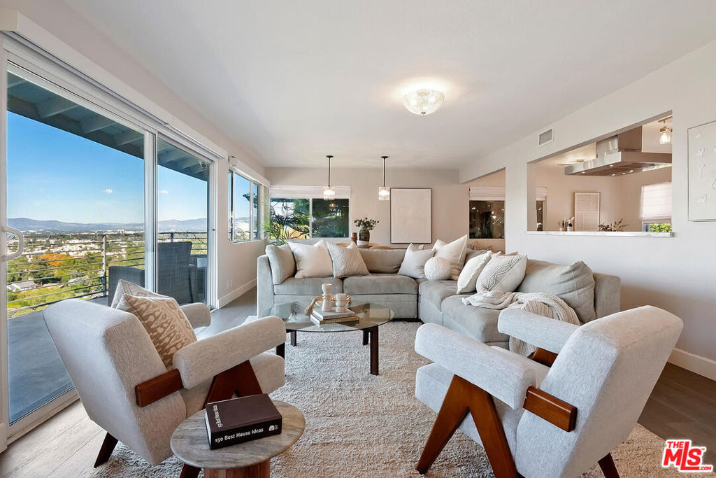 3909 Glenridge Drive