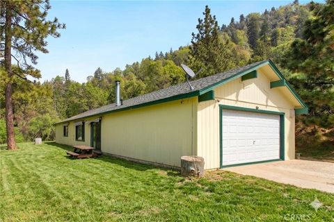 Photo of 52865 N Highway 245, Miramonte, CA 93641 (MLS # FR26068860)