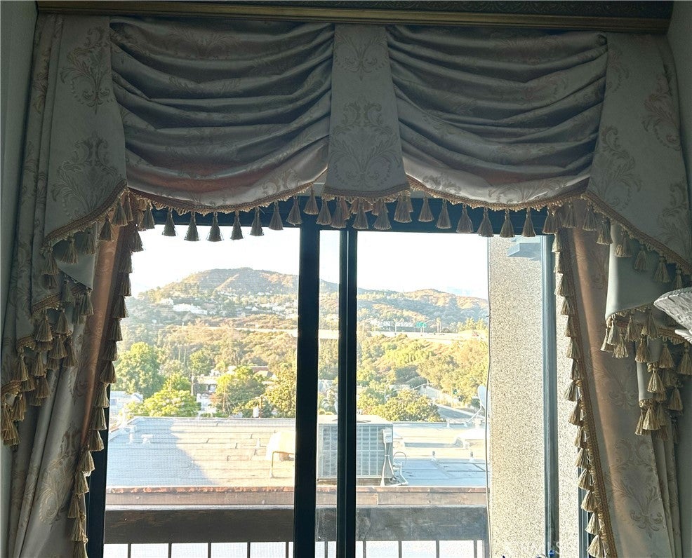 1745 Holly Dr 302, Glendale CA 91206