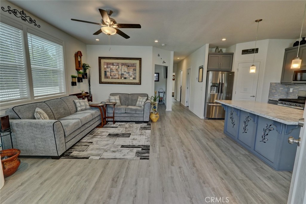 22221 BLOOMFIELD Avenue 47