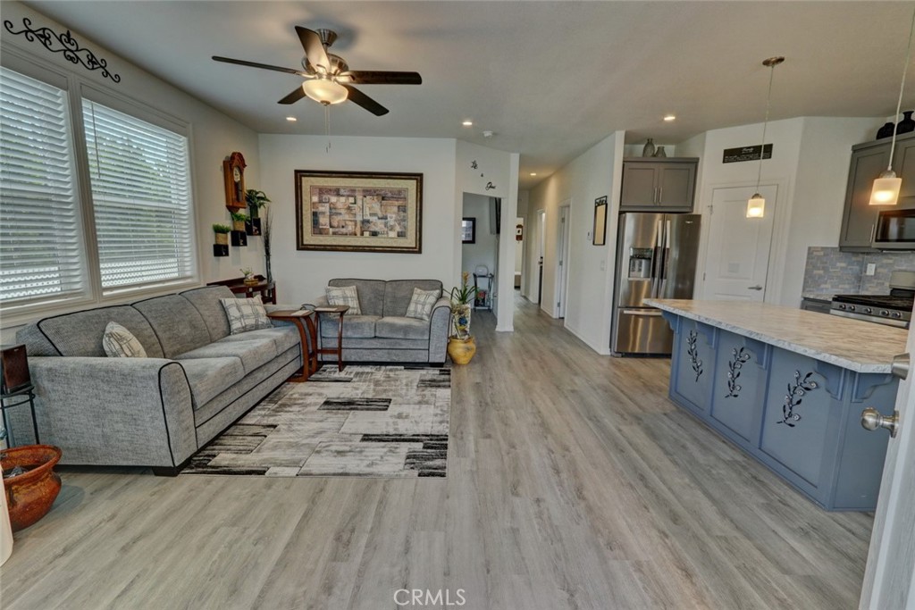 22221 BLOOMFIELD Avenue 47