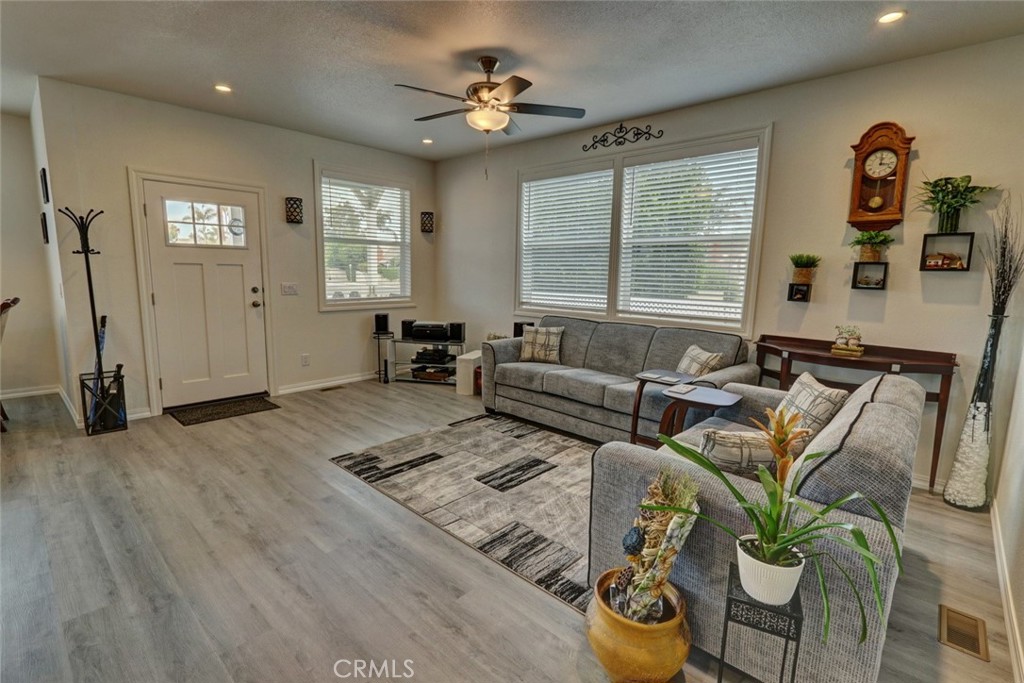 22221 BLOOMFIELD Avenue 47