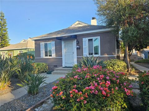 Photo of 4136 E Jacinto Way, Long Beach, CA 90815 (MLS # PW26004481)