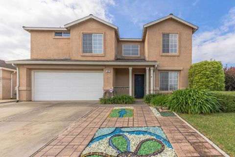 Photo of 362 Zinfandel Way, Salinas, CA 93906 (MLS # ML82041450)