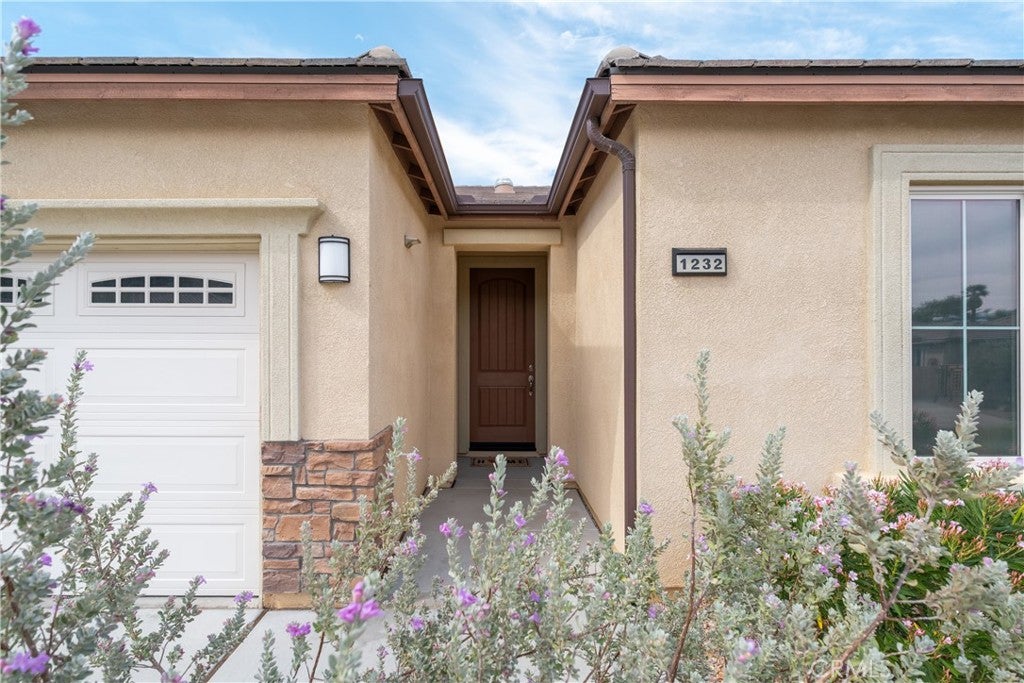 1232 Oro Ridge