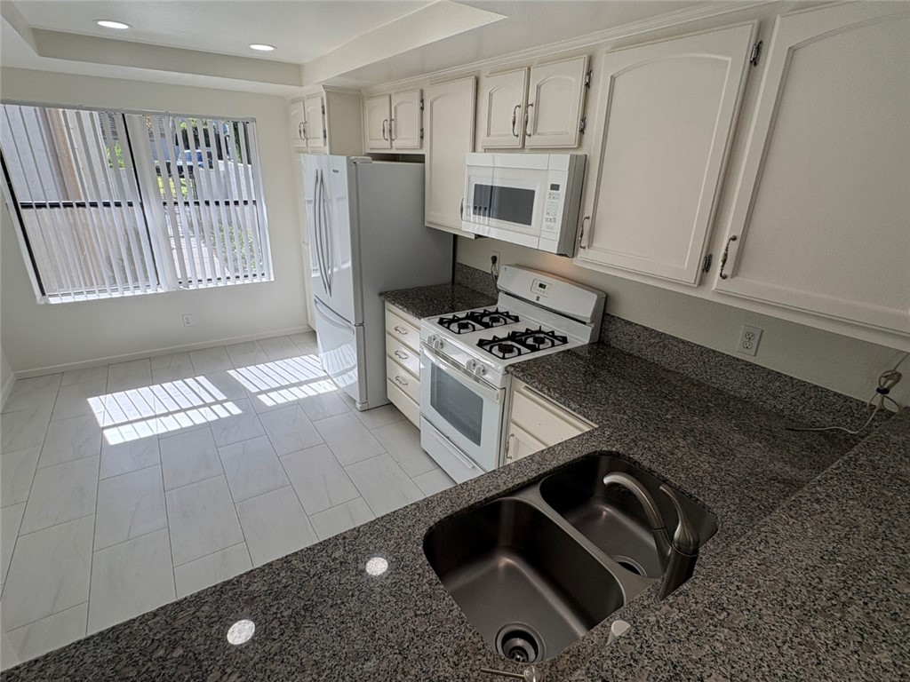 Townhomes (TH) - Residential Lease